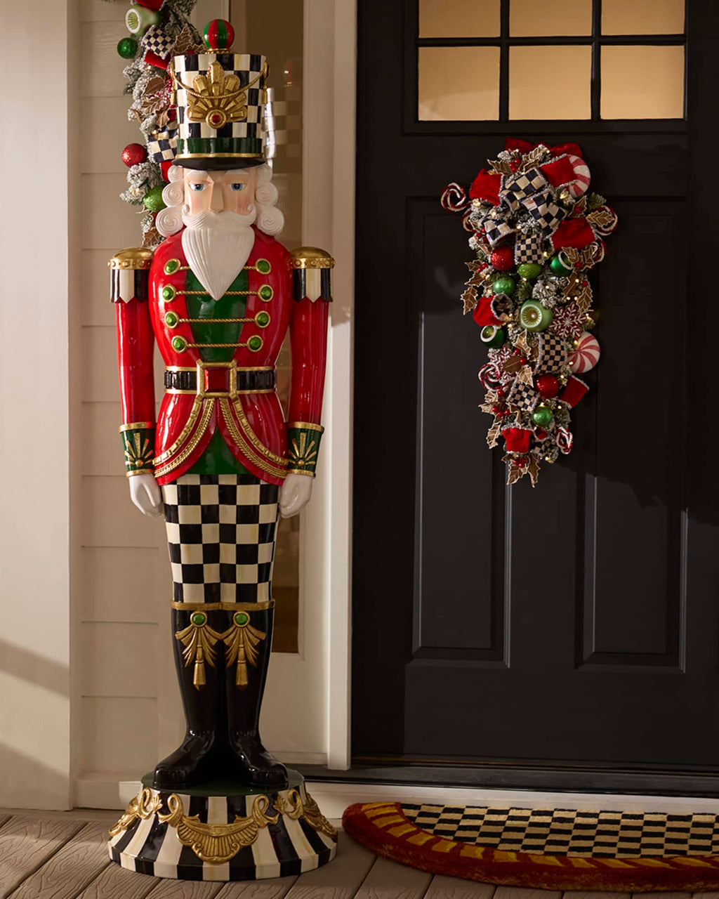 Classic Courtly Trophy Nutcracker